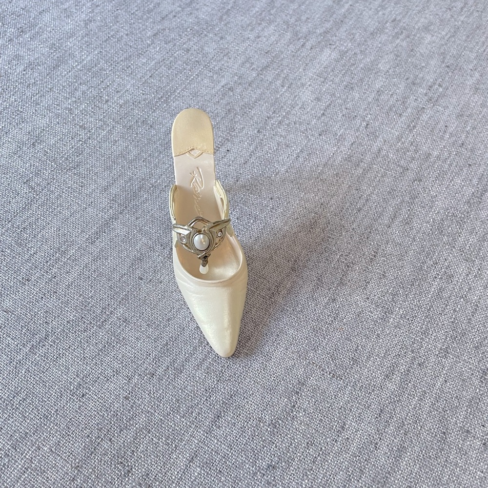 Just the right shoe / wedding